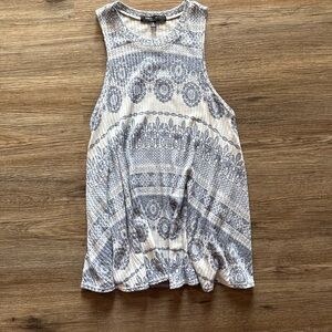 Romeo & Juliet Couture White and Gray Printed Sleeveless Tank
